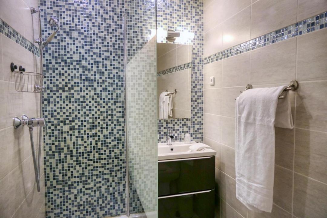 Hotel Univers Carpentras Zewnętrze zdjęcie