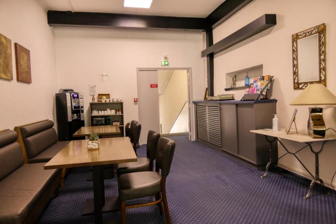 Hotel Univers Carpentras Zewnętrze zdjęcie