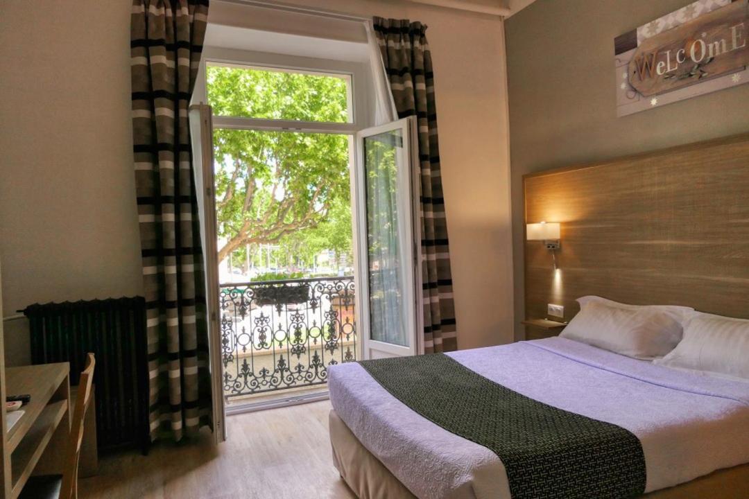Hotel Univers Carpentras Zewnętrze zdjęcie