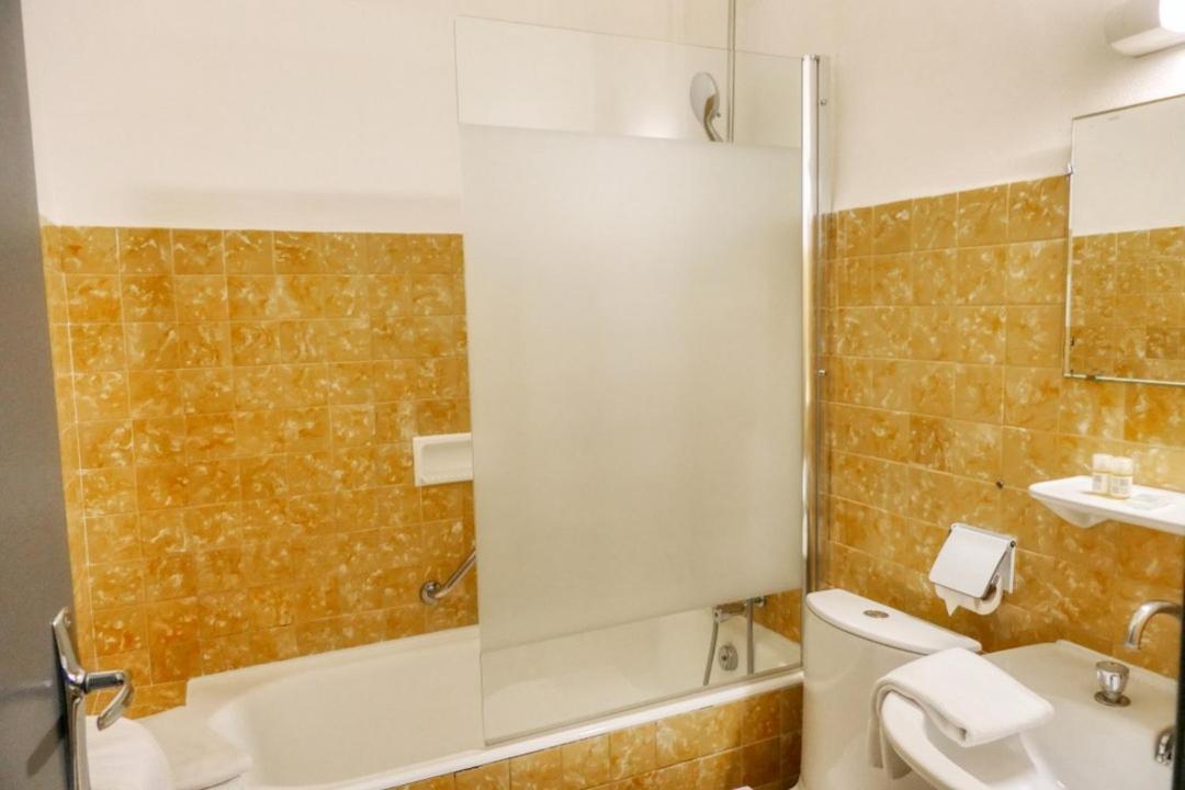 Hotel Univers Carpentras Zewnętrze zdjęcie