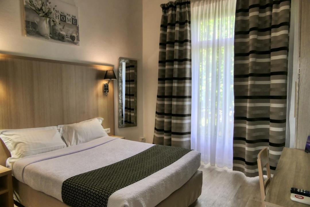 Hotel Univers Carpentras Zewnętrze zdjęcie
