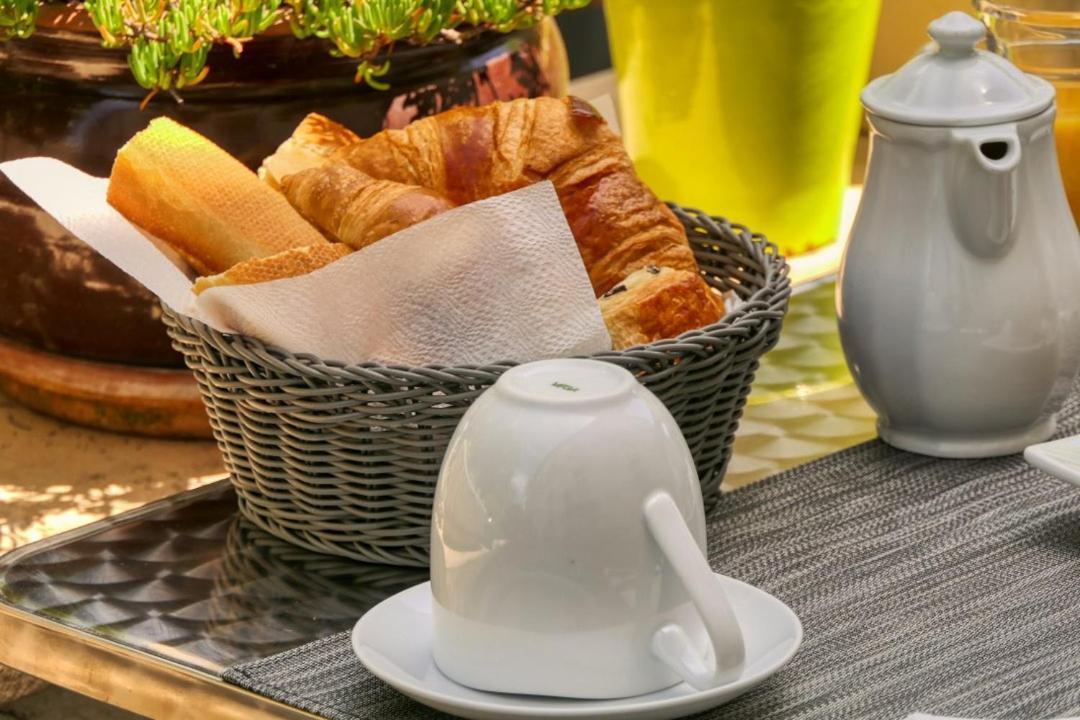 Hotel Univers Carpentras Zewnętrze zdjęcie