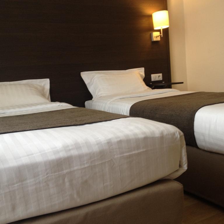 Hotel Univers Carpentras Pokój zdjęcie