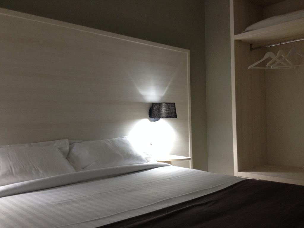 Hotel Univers Carpentras Pokój zdjęcie