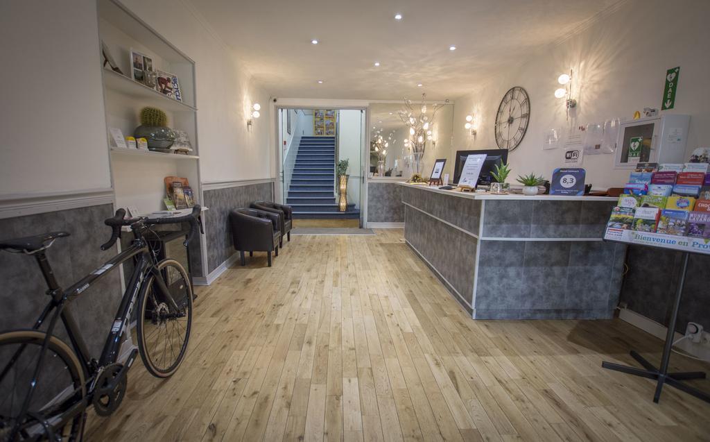 Hotel Univers Carpentras Zewnętrze zdjęcie