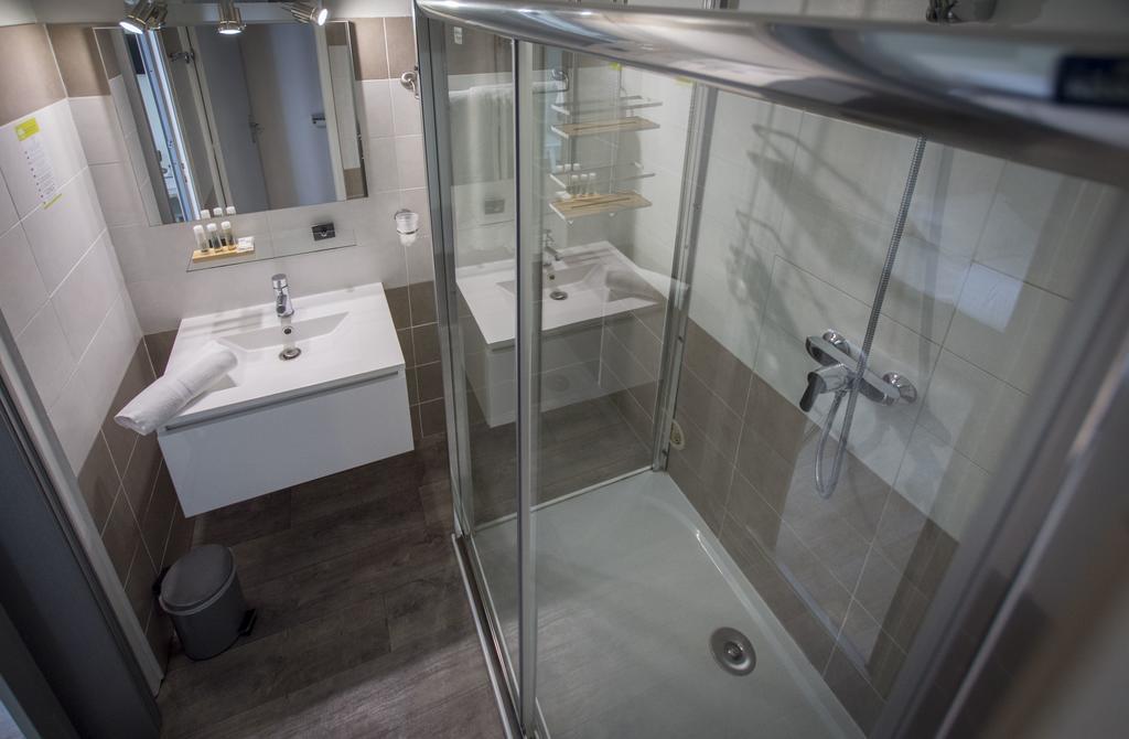 Hotel Univers Carpentras Zewnętrze zdjęcie