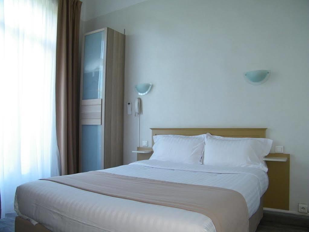 Hotel Univers Carpentras Zewnętrze zdjęcie